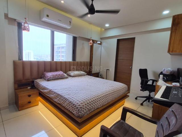 3 BHK Apartment in Naranpura for rent Ahmedabad. The reference number is 20745966