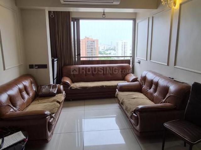 3 BHK Apartment in Naranpura for rent Ahmedabad. The reference number is 20750751