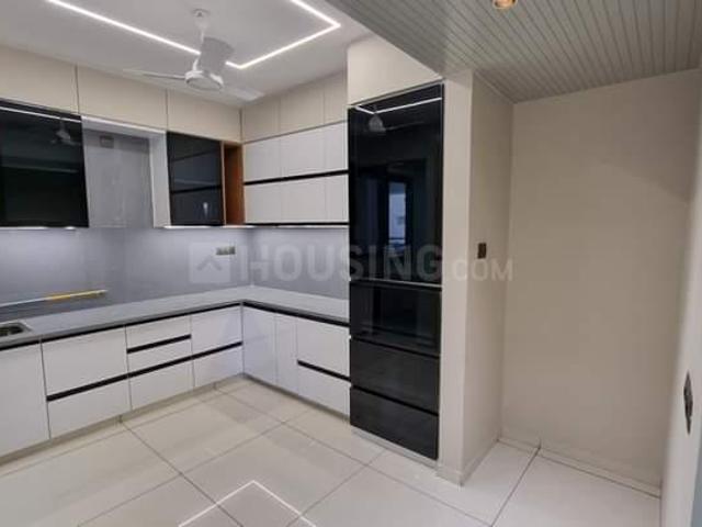 3 BHK Apartment in Naranpura for resale Ahmedabad. The reference number is 21322248