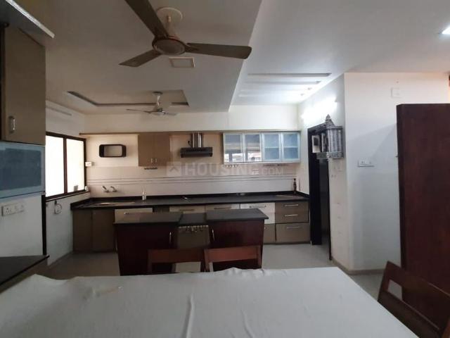3 BHK Apartment in New Alkapuri for rent Vadodara. The reference number is 20330283