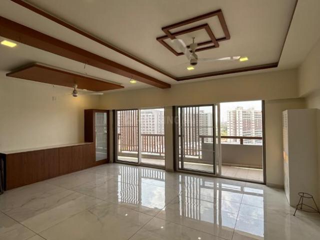3 BHK Apartment in New Alkapuri for rent Vadodara. The reference number is 20611123