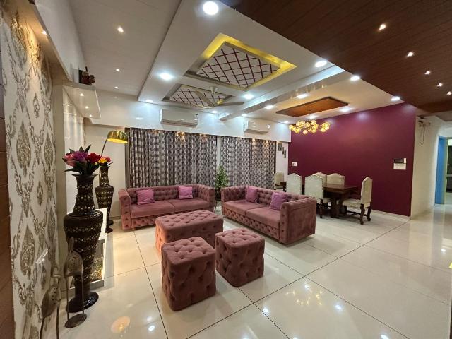 3 BHK Apartment in New Alkapuri for rent Vadodara. The reference number is 21343163