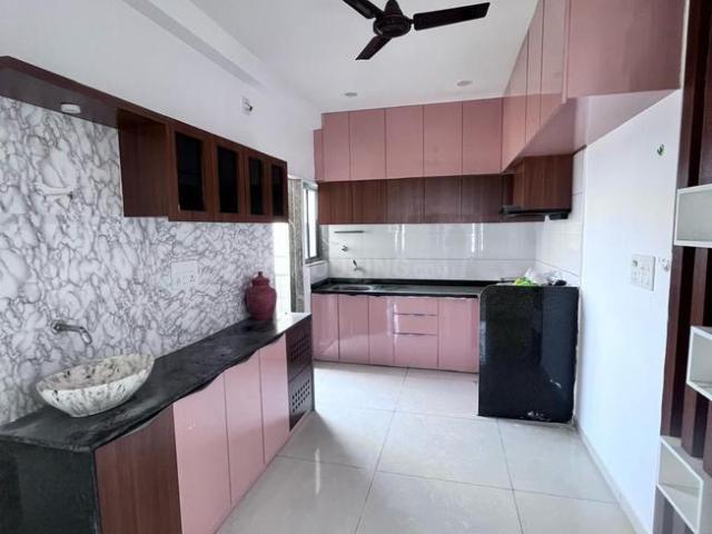 3 BHK Apartment in New Alkapuri for rent Vadodara. The reference number is 21364403
