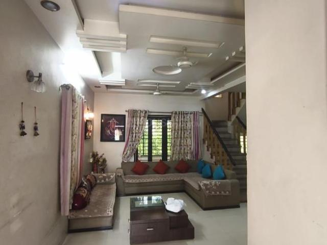 3 BHK Apartment in New Alkapuri for rent Vadodara. The reference number is 21394078
