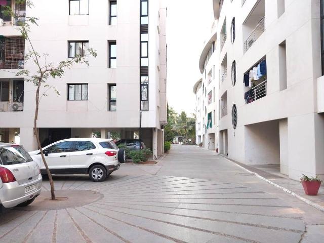 3 BHK Apartment in New Alkapuri for resale Vadodara. The reference number is 20145343