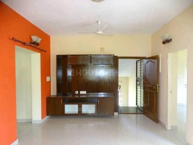 3 BHK Apartment in Neelankarai for rent Chennai. The reference number is 21098802