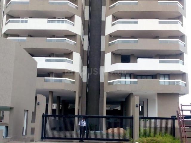3 BHK Apartment in Nipania for rent Indore. The reference number is 21040214