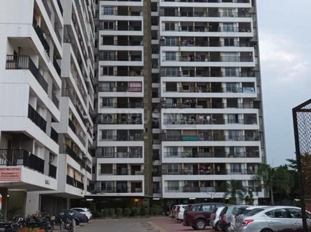 3 BHK Apartment in Nipania for resale Indore. The reference number is 20082598