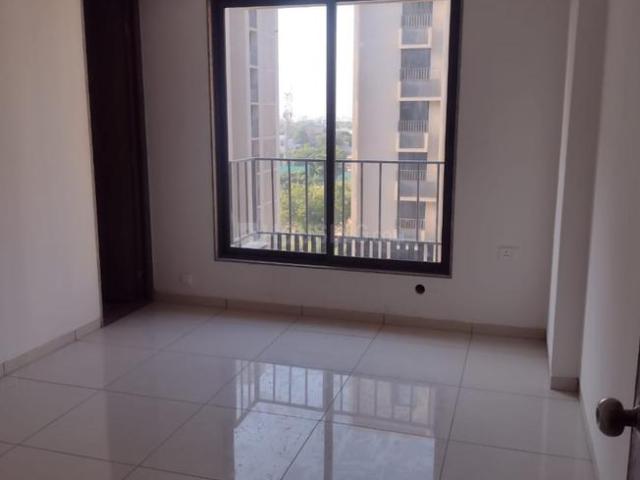 3 BHK Apartment in South Bopal for rent Ahmedabad. The reference number is 19866358