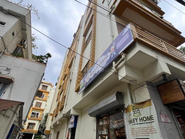 3 BHK Apartment in South Dum Dum for rent Kolkata. The reference number is 21048950