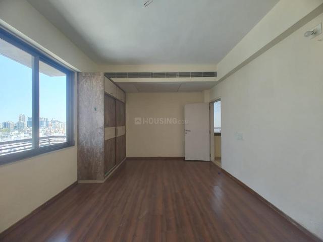 3 BHK Apartment in Satellite for rent Ahmedabad. The reference number is 19870648