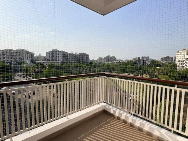 3 BHK Apartment in Satellite for rent Ahmedabad. The reference number is 20942080