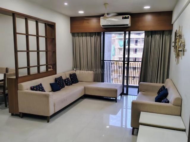 3 BHK Apartment in Satellite for rent Ahmedabad. The reference number is 20948458
