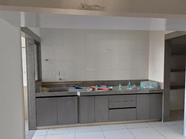 3 BHK Apartment in Satellite for rent Ahmedabad. The reference number is 21210801