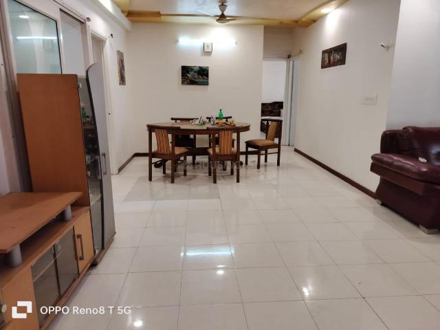 3 BHK Apartment in Satellite for rent Ahmedabad. The reference number is 21223740