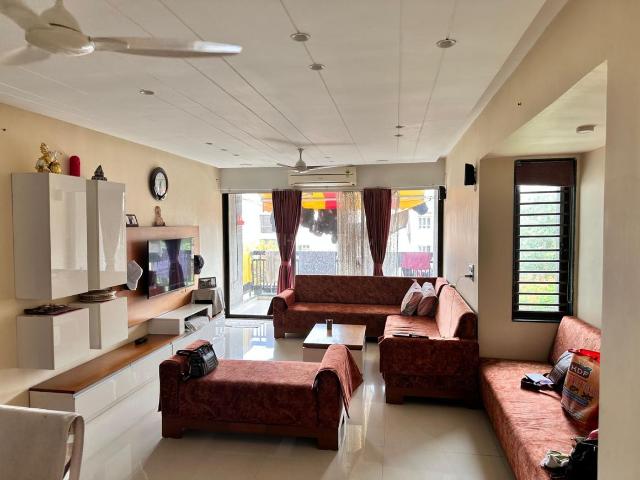 3 BHK Apartment in Satellite for resale Ahmedabad. The reference number is 20542790