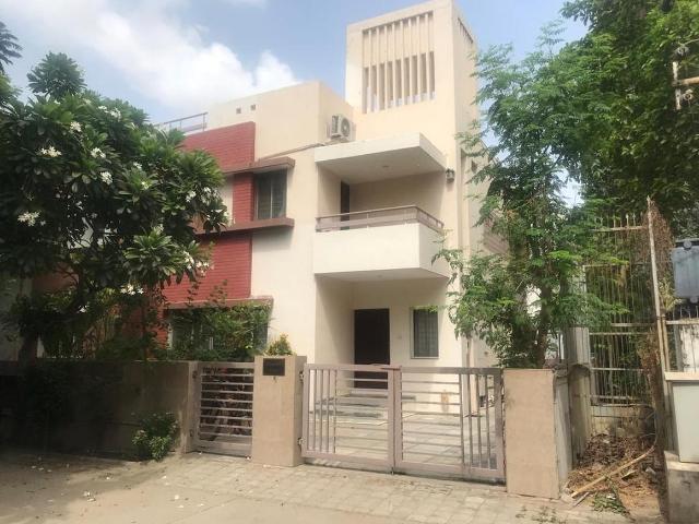 3 BHK Apartment in Satellite for resale Ahmedabad. The reference number is 9238648