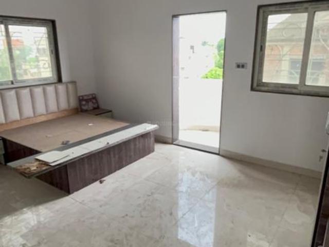 3 BHK Apartment in Sadar for rent Nagpur. The reference number is 9469312