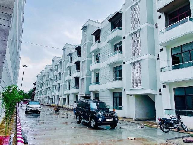 3 BHK Apartment in Safedabad for resale Lucknow. The reference number is 19545985