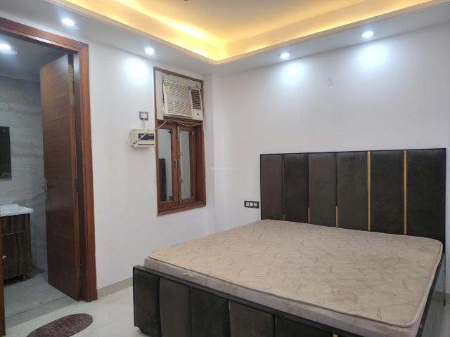 4 BHK Apartment in Freedom Fighters Enclave for rent New Delhi. The reference number is 19531972
