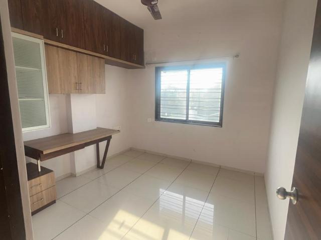 3 BHK Apartment in Saiyed Vasna for rent Vadodara. The reference number is 21187525