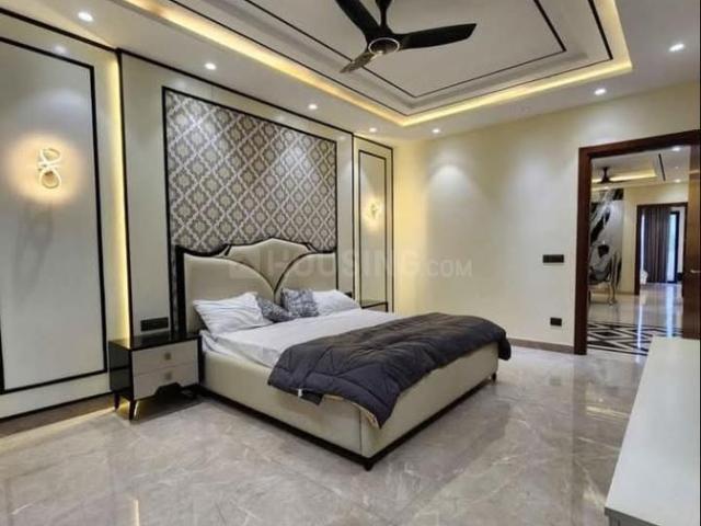 3 BHK Apartment in Saket for rent New Delhi. The reference number is 17163917