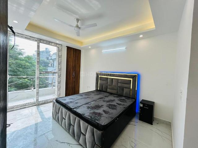3 BHK Apartment in Freedom Fighters Enclave for rent New Delhi. The reference number is 20678169