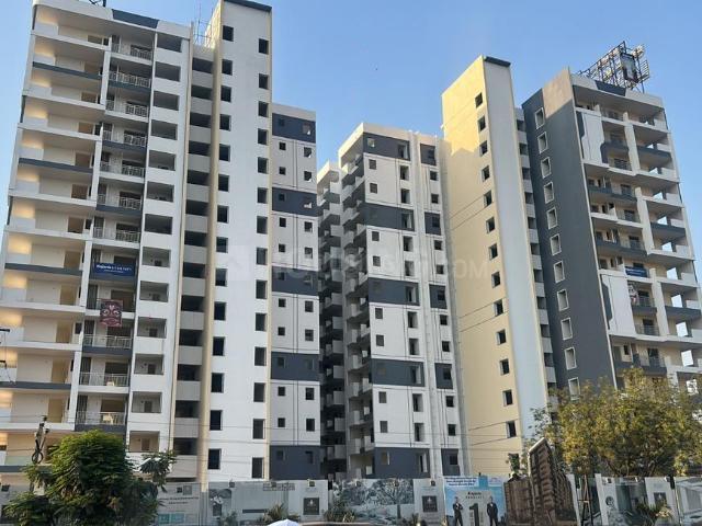 3 BHK Apartment in Sanath Nagar for resale Hyderabad. The reference number is 19833013