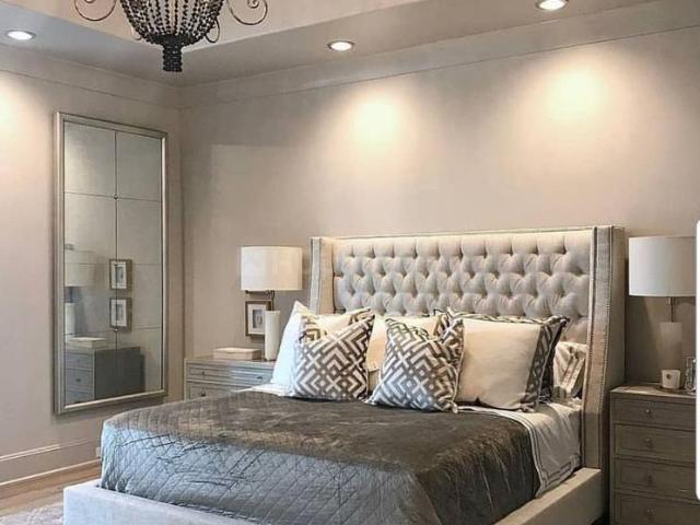 3 BHK Apartment in Santacruz West for resale Mumbai. The reference number is 15822292