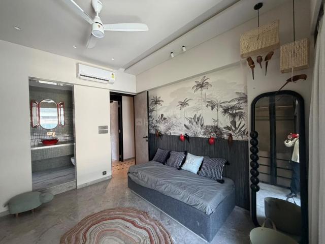 3 BHK Apartment in Santacruz West for resale Mumbai. The reference number is 21134357