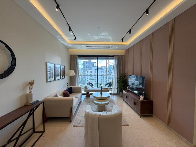 3 BHK Apartment in Santacruz West for resale Mumbai. The reference number is 21141977