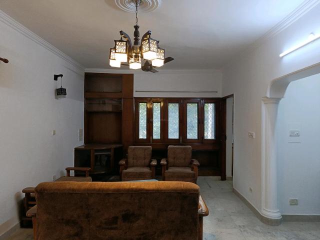 3 BHK Apartment in Sarita Vihar for rent New Delhi. The reference number is 19337849