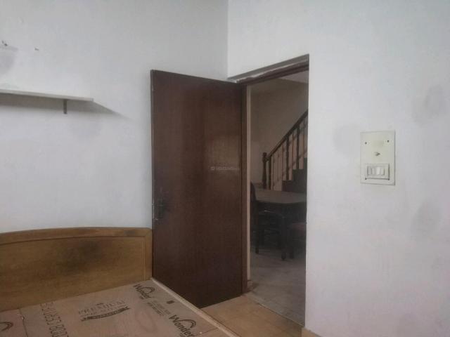 3 BHK Apartment in Sarita Vihar for rent New Delhi. The reference number is 19441633