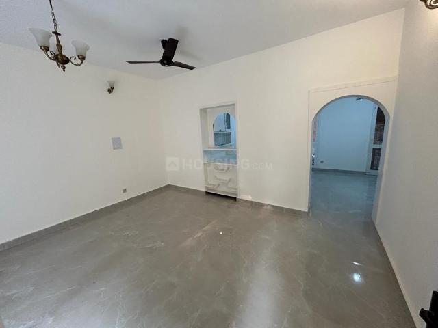 3 BHK Apartment in Sarita Vihar for rent New Delhi. The reference number is 19695698