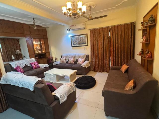 3 BHK Apartment in Sarita Vihar for rent New Delhi. The reference number is 19696237