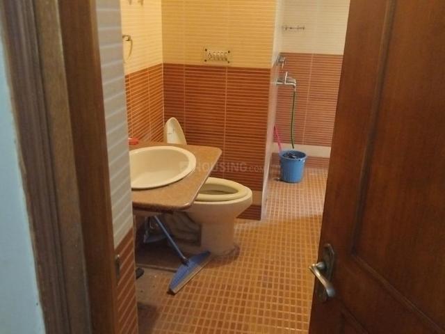 3 BHK Apartment in Sarita Vihar for rent New Delhi. The reference number is 20110888