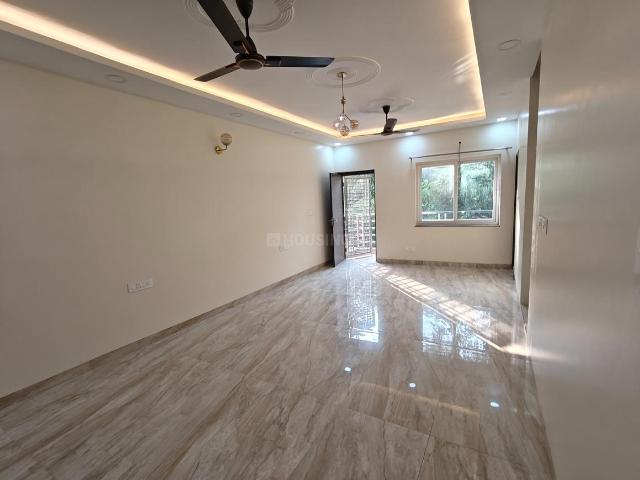 3 BHK Apartment in Sarita Vihar for rent New Delhi. The reference number is 20419203