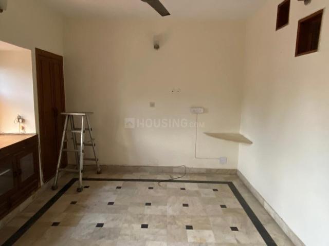 3 BHK Apartment in Sarita Vihar for rent New Delhi. The reference number is 21037581