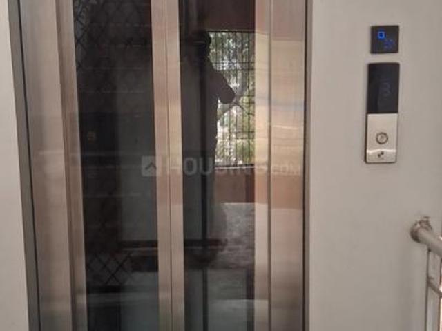 3 BHK Apartment in Sarita Vihar for resale New Delhi. The reference number is 18816348