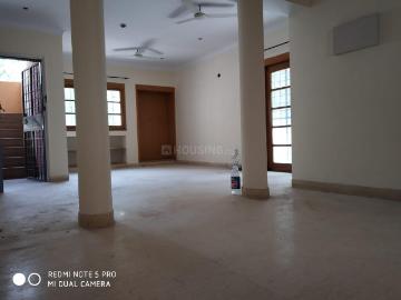 3 BHK Apartment in Sarita Vihar for resale New Delhi. The reference number is 19441423
