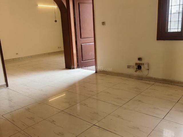 3 BHK Apartment in Sarita Vihar for resale New Delhi. The reference number is 19711750