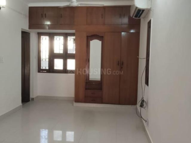 3 BHK Apartment in Sarita Vihar for resale New Delhi. The reference number is 20139496
