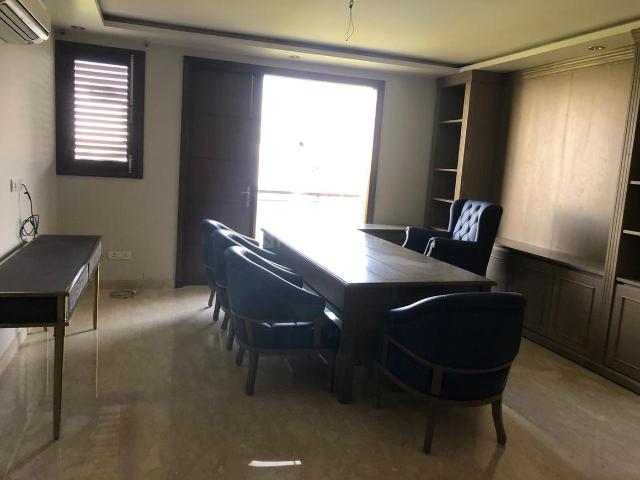 3 BHK Apartment in Sarita Vihar for resale New Delhi. The reference number is 20414695