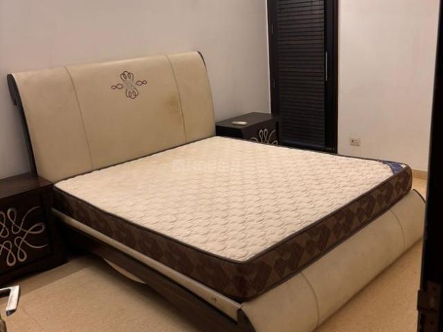 3 BHK Apartment in Sarita Vihar for resale New Delhi. The reference number is 20435655