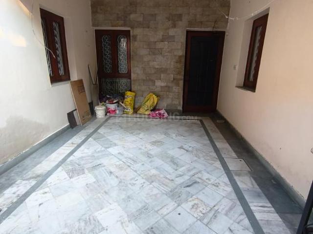 3 BHK Apartment in Sarita Vihar for resale New Delhi. The reference number is 20885432