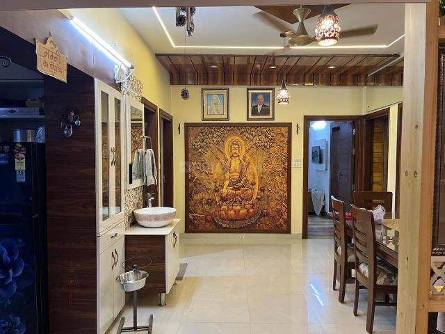 3 BHK Apartment in Sarita Vihar for resale New Delhi. The reference number is 21027709