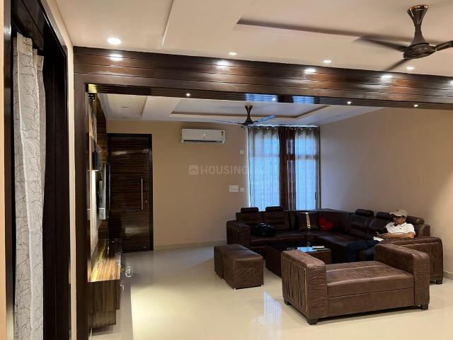 3 BHK Apartment in Sector A for rent Lucknow. The reference number is 18306491