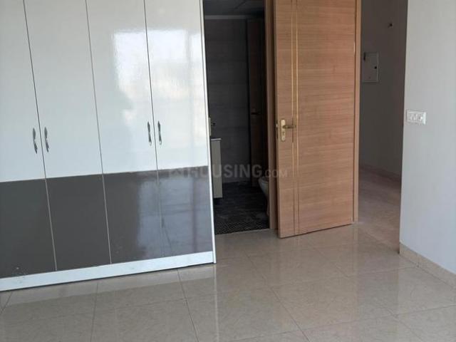 3 BHK Apartment in Sector 143 for rent Noida. The reference number is 21118210