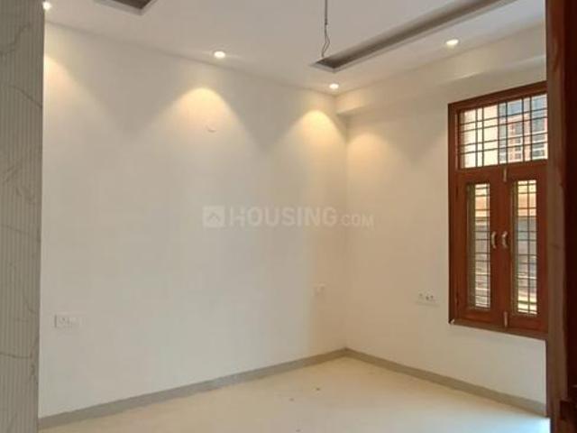 3 BHK Apartment in Sector 14 for resale Gurgaon. The reference number is 20060143