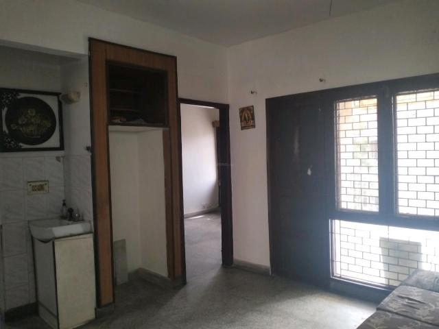 3 BHK Apartment in Sector 14 Rohini for resale New Delhi. The reference number is 19633083